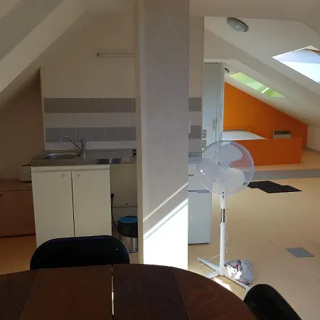 Le Paradis Des Faux Daire *