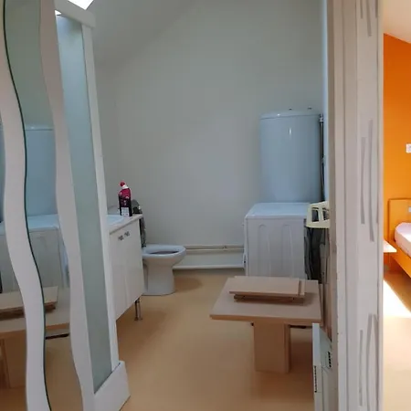 Le Paradis Des Faux *